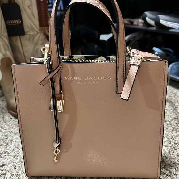 SOLD! Marc Jacobs Grind Tote - Picture 1 of 4